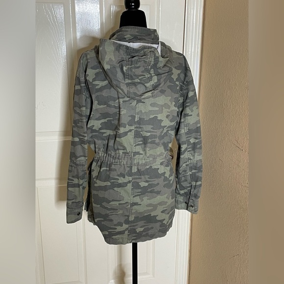 Universal Thread Womens XL Green Camo Camouflage Utility Field Jacket Coat‌‌‌‌‌ - Picture 3 of 13